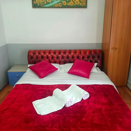 Auberge de jeunesse Host Roma Extérieur photo