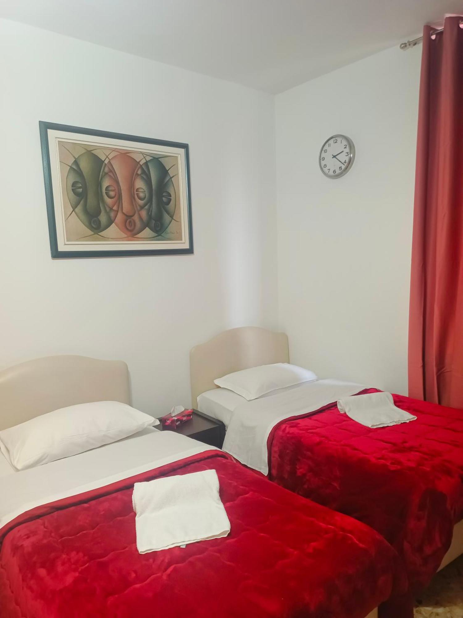 Auberge de jeunesse Host Roma Extérieur photo